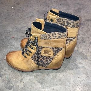 Sorel Lexi wedge boot